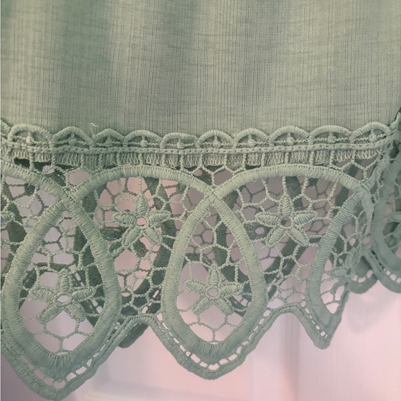 NWOT, Love Sage Med. Green Lace Accent Blouse - Picture 4 of 6